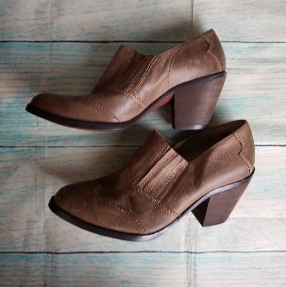 Anthropology Levity Daisy Mae booties size…